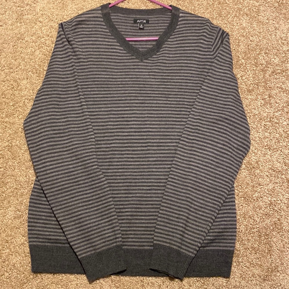 Apt 9 Gray V Neck Sweater